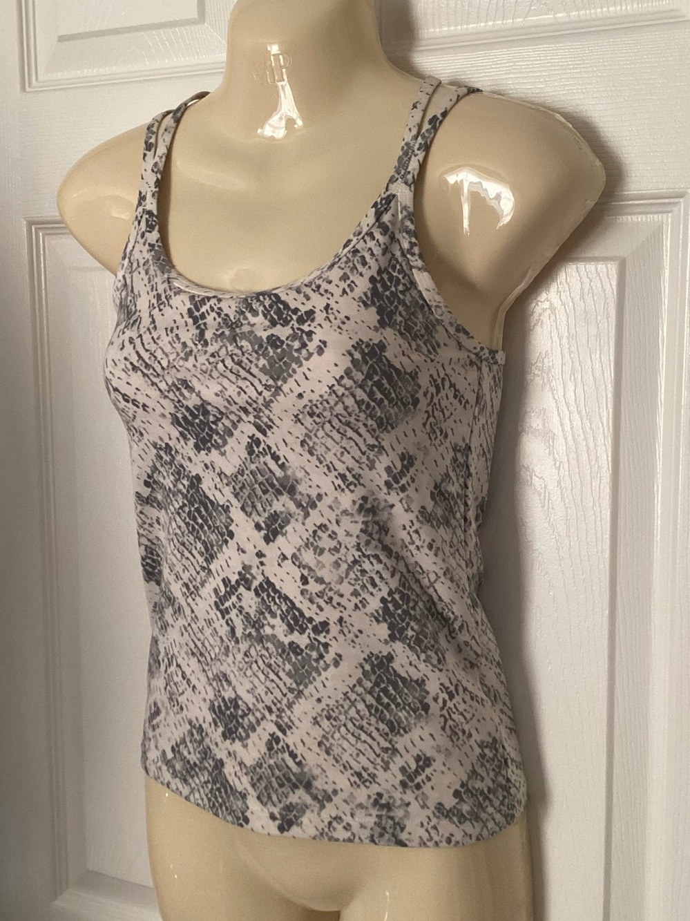 PINK Victoria’s Secret Buttery Soft Brami Tank Top XS snakeskin racer back EUC